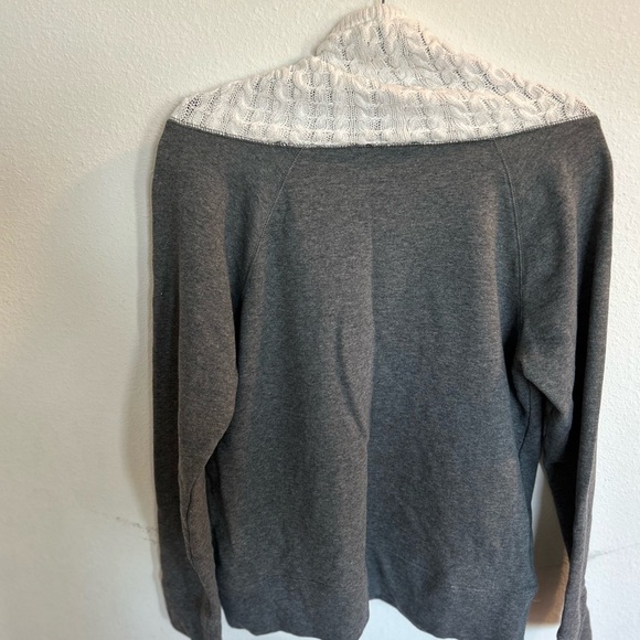 Westbound Women’s Gray & White Pull Over Sweat Shirt w Cowl Neck
Size L - Picture 2 of 6